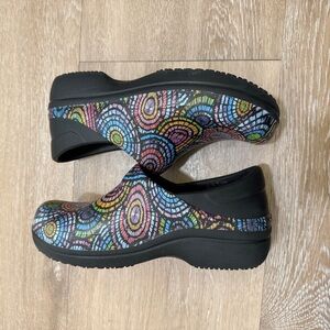 CROCS Neria Pro II Graphic Multicolor SlipOn Clog Shoes Nursing 205385 Womens 7